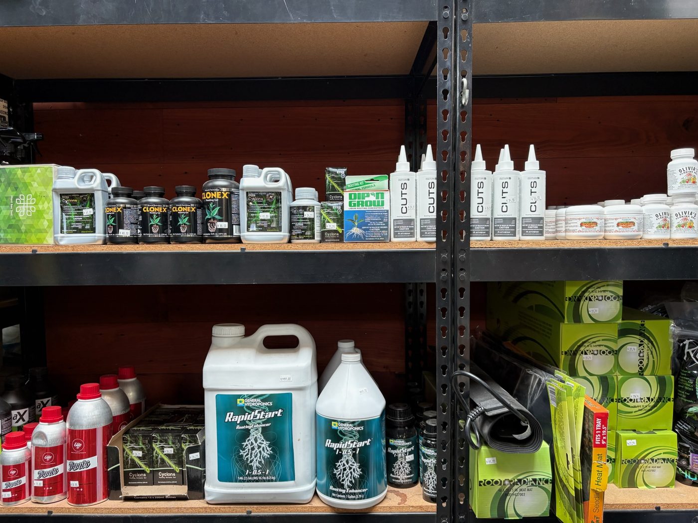 Cloning and propagation supplies including Clonex rooting gel and RapidStart rooting enhancer